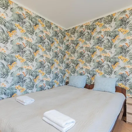 Luna Nocleg ze śniadaniem 3*