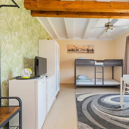 Luna Nocleg ze śniadaniem 3*