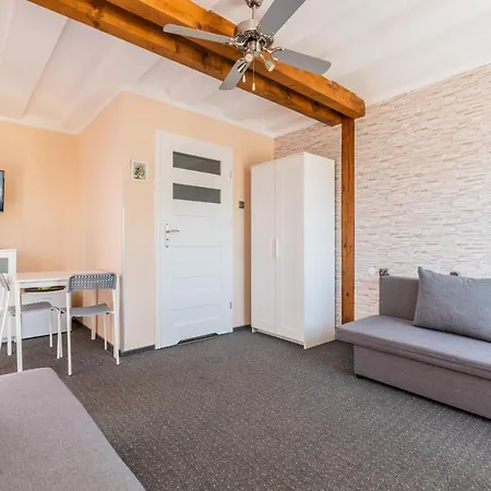 Luna Nocleg ze śniadaniem 3*